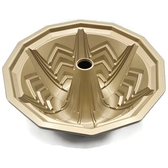 Marquee Bundt Cake Pan 10 Cups Geometric Non Stick Williams Sonoma Nordic Ware - Picture 5 of 12